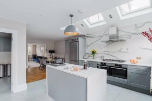 Kitchen Diner- click for photo gallery